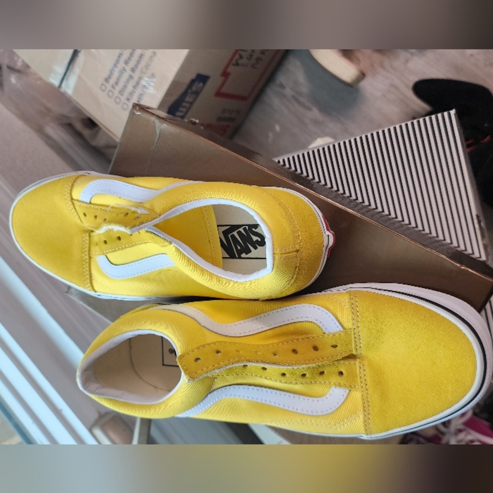 Vans Yellow Athletic Shoes with Classic Low-Top Design